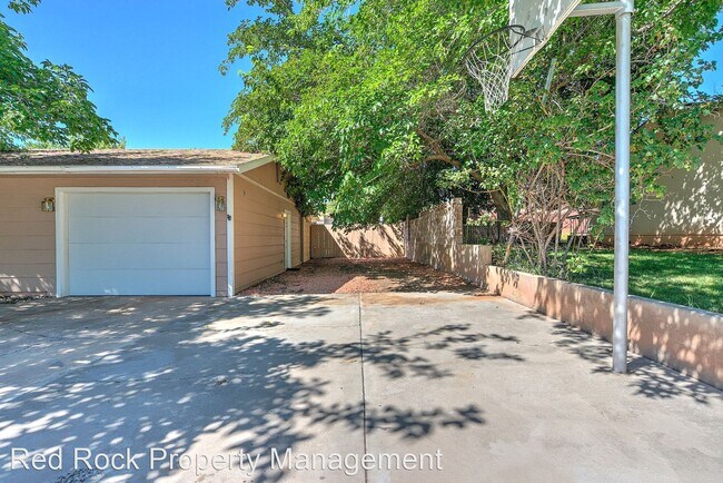 Building Photo - 4 br, 2 bath House - 1342 W 580 N