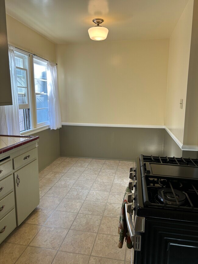 Eat—in kitchen - 111 1/2 N 6th St