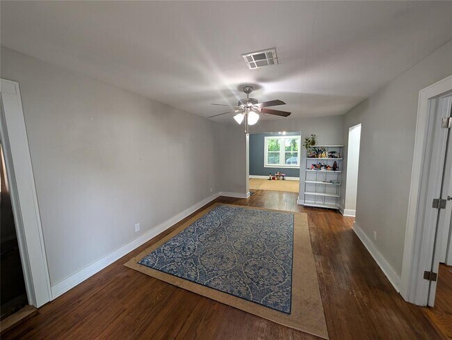 Foto del edificio - 101 Maple Ln