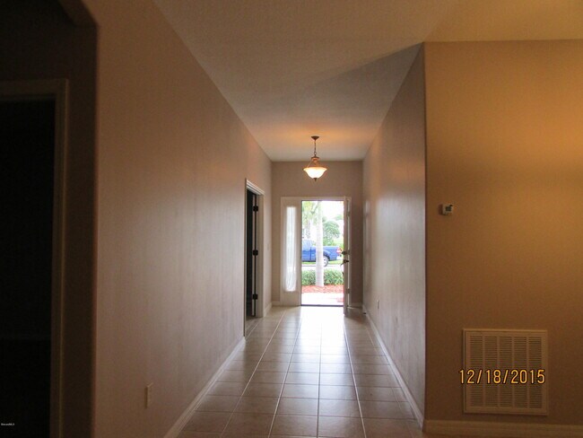 Building Photo - 1708 Maeve Cir