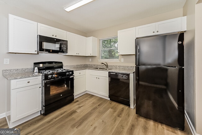 Building Photo - 2239 Cherokee Valley Cir