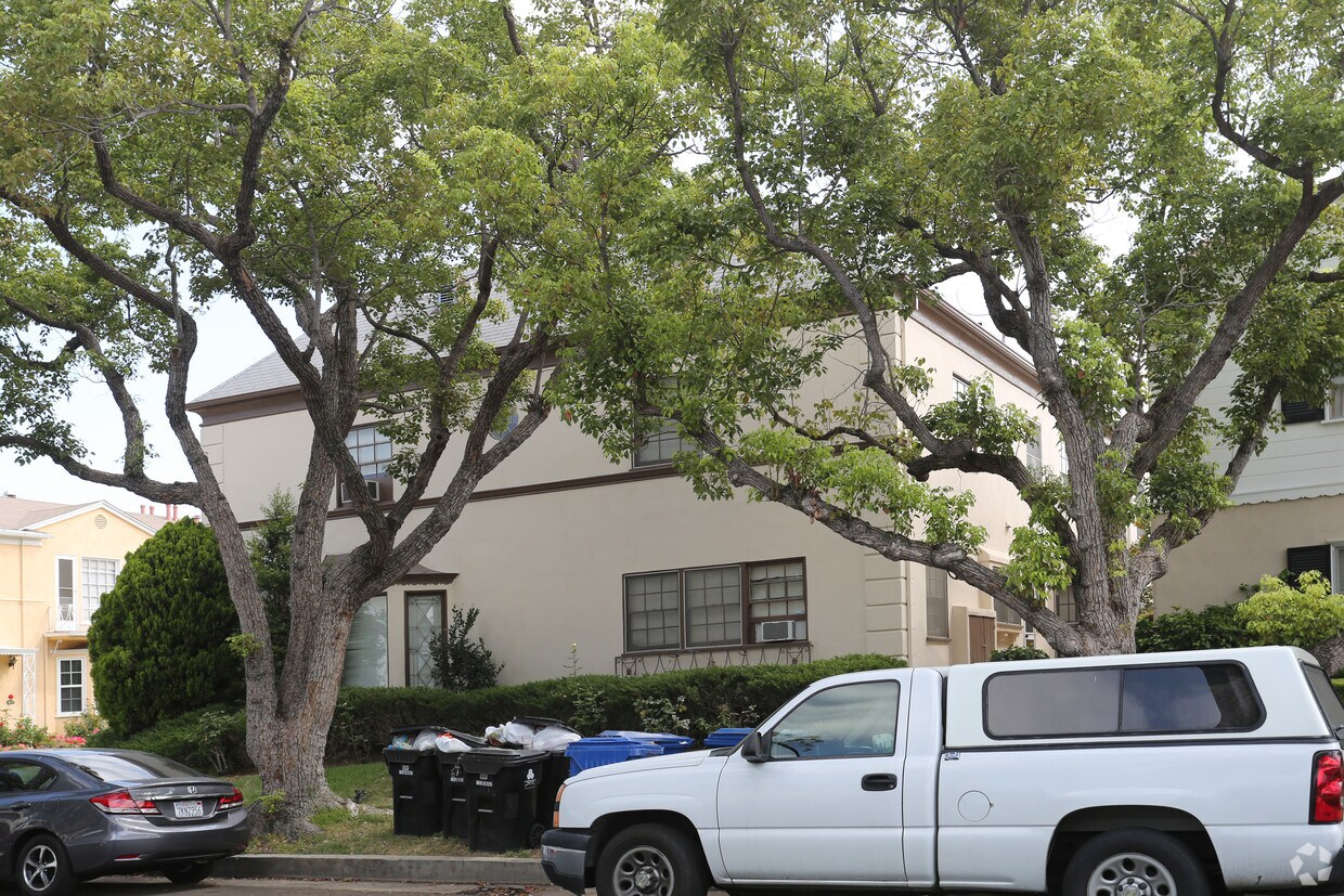 Foto del edificio - 612 Midvale Ave