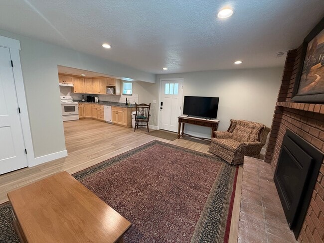 Photo - 6512 Rodeo Ln (Murray, UT) House