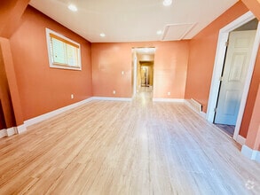Building Photo - 28703 Maple St