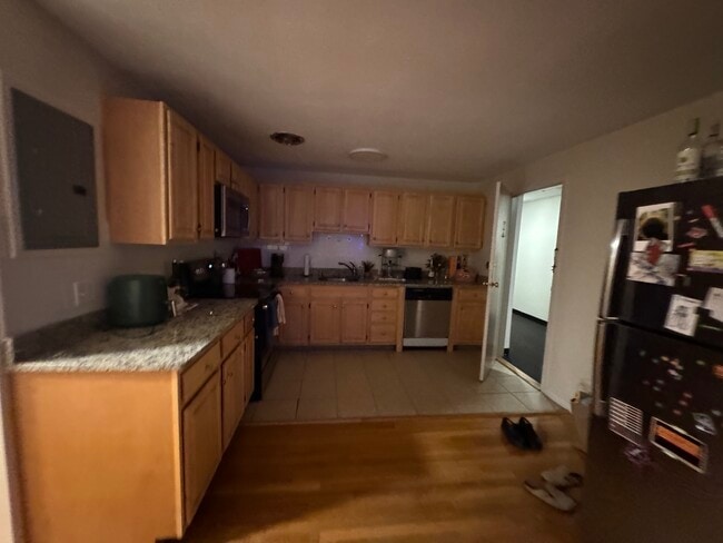 Building Photo - 90 Babcock St