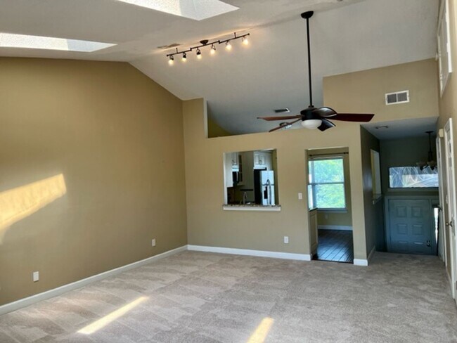 Building Photo - CONDO FOR RENT - HERONS COVE!