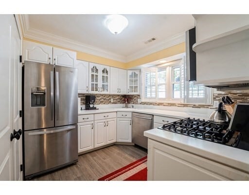 Building Photo - 406 Edgebrook Dr