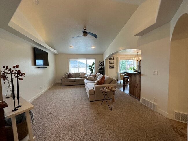 Foto del edificio - 1354 Ridgeway Rd