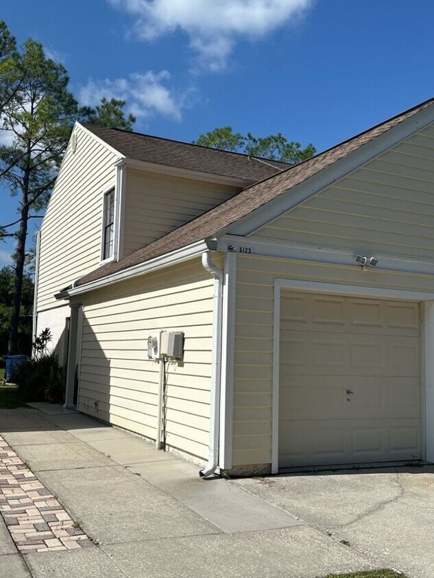 Primary Photo - NORTHDALE TOWNHOUSE OVERLOOKING GOLF COURSE