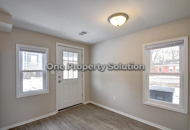 Building Photo - 4589 Hayes St