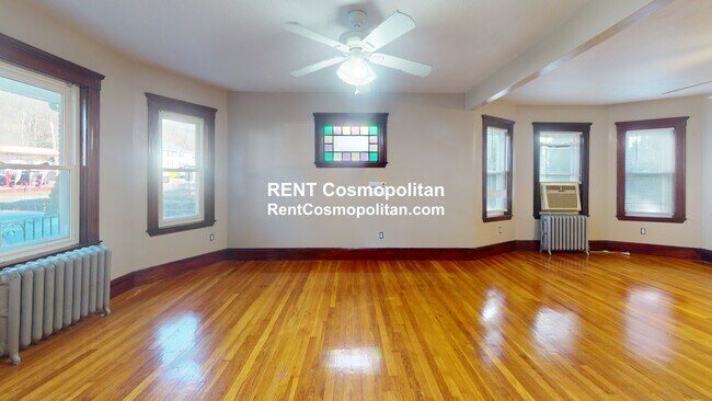 Foto del edificio - 298 Fellsway W