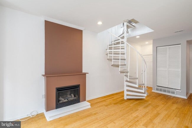 Building Photo - 744 S 22nd St