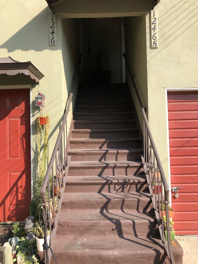 Foto del edificio - 1246 Tamarind Ave