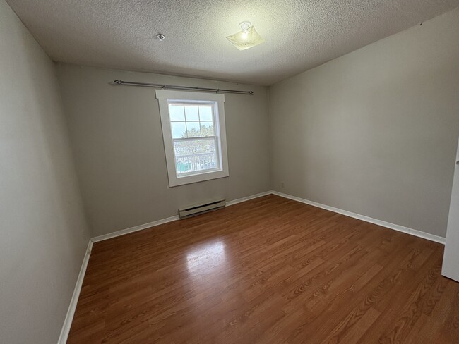 Building Photo - 151 Queen St