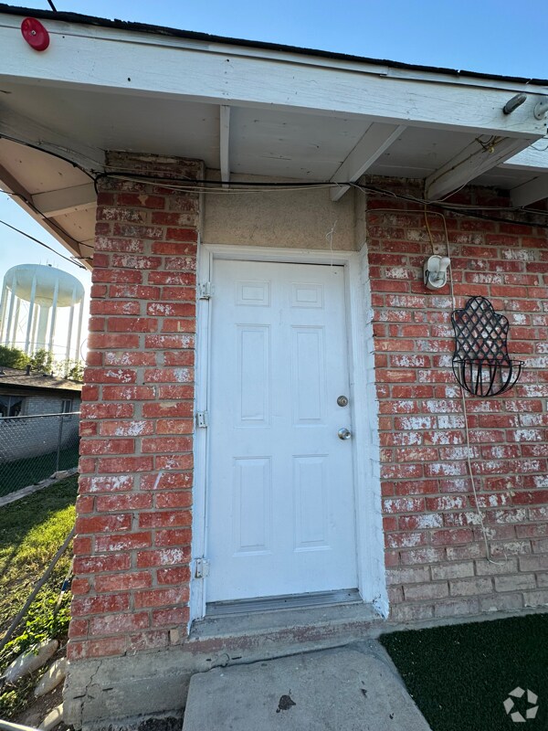 Building Photo - 11203 Belair Dr