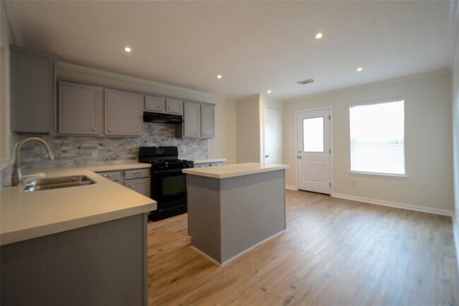 Foto del edificio - 2519 Spring Lily Ct