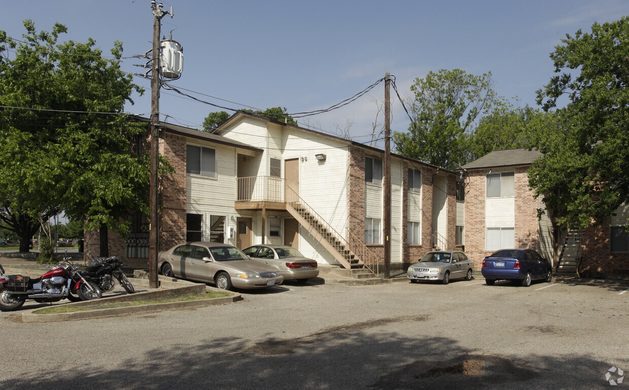 Primary Photo - 1202 E 51st St