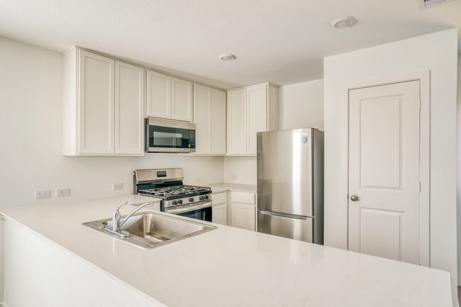 Building Photo - 732 Magnolia Creek Dr