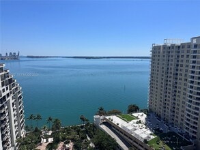 Building Photo - 520 Brickell Key Dr