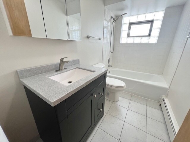 Building Photo - 3839 N Narragansett Ave