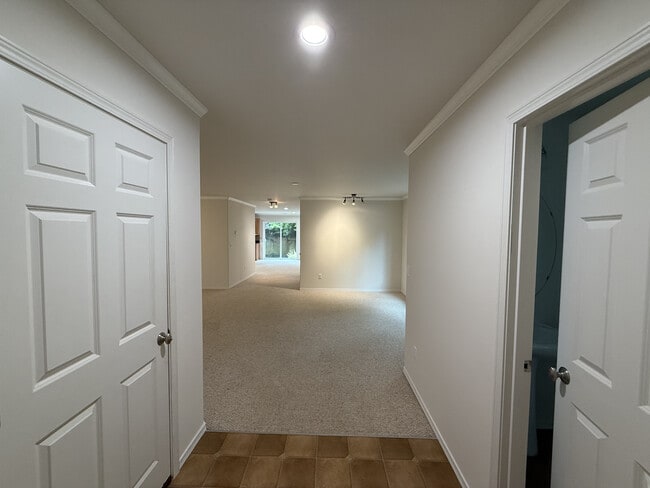 Entry - 24803 SE 19th St