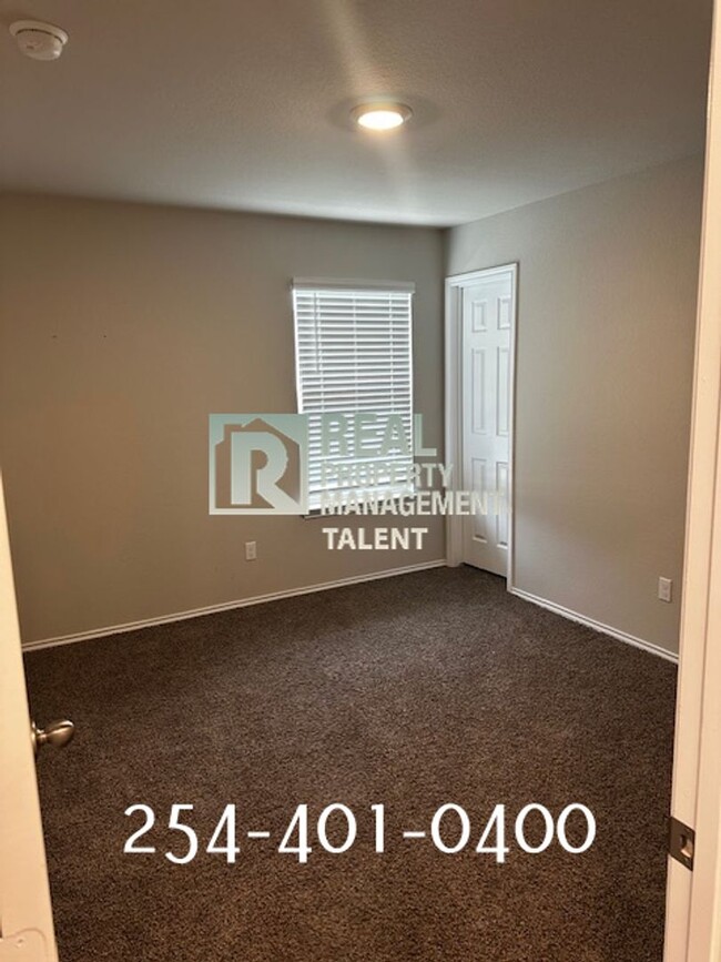 Foto del edificio - 3-bedroom, 2-bathroom home located in Temple