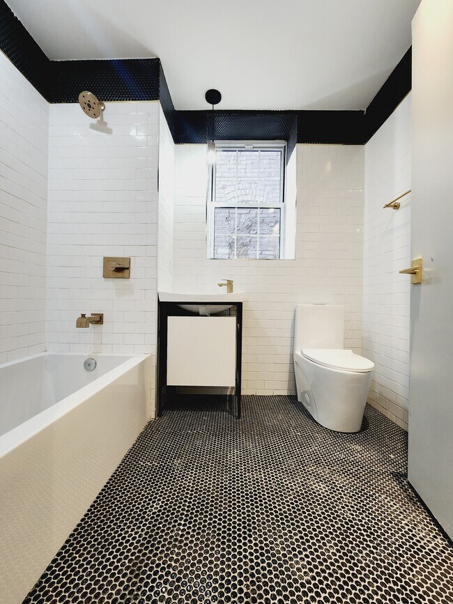 41 Van Wagenen 9 - 46 Van Wagenen Ave