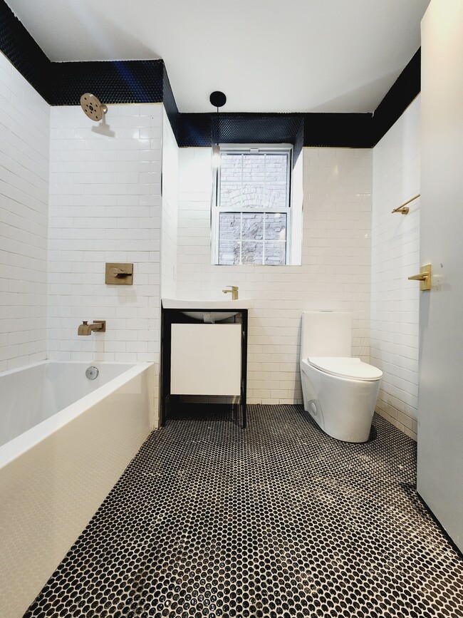 41 Van Wagenen 9 - 46 Van Wagenen Ave