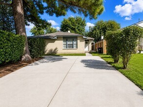 Building Photo - 3105 Oak Rock