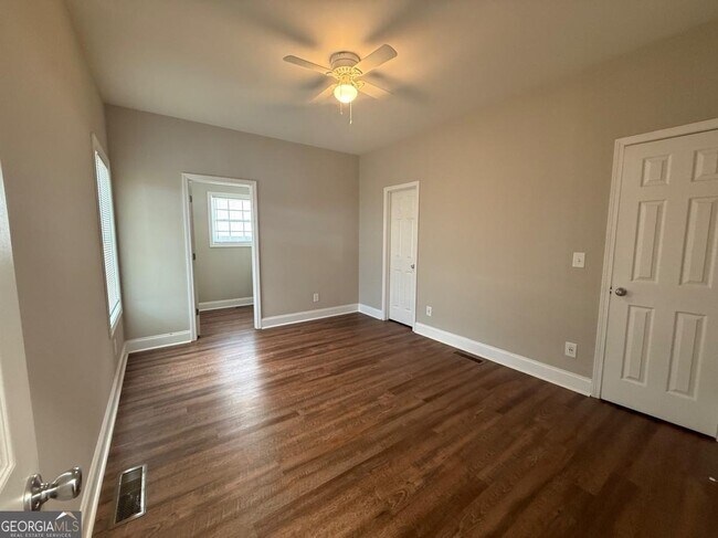 Building Photo - 618 Liberty Pk Dr