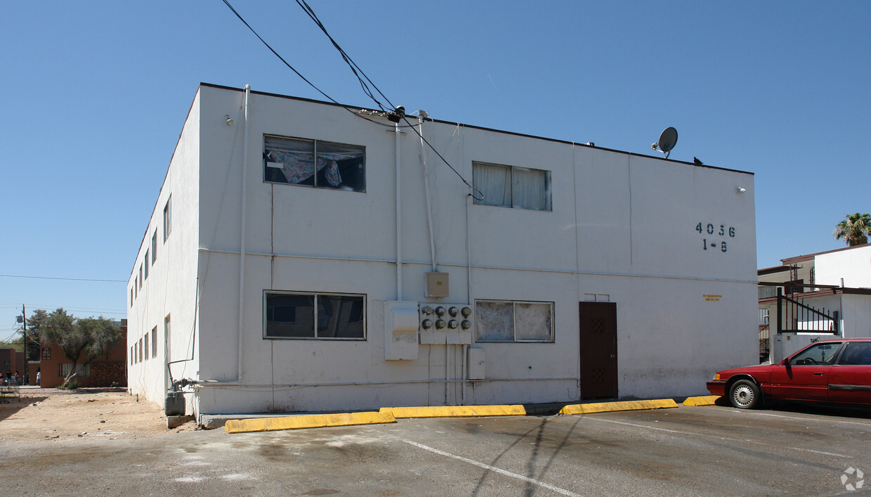 Building Photo - 4056 Silver Dollar Ave