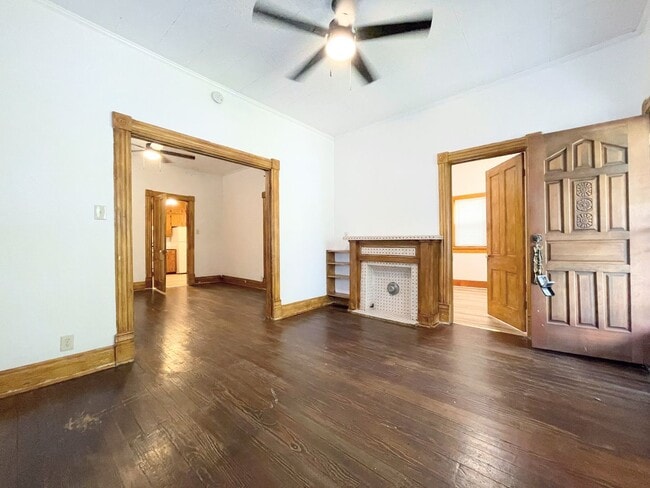 Building Photo - 2 Bedroom 1 Bathroom Bungalow