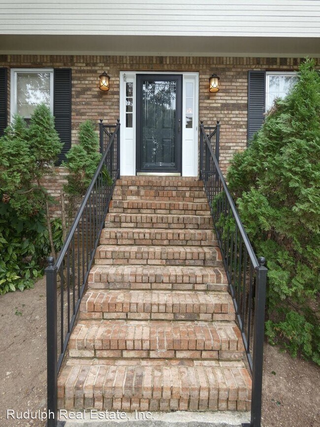Building Photo - 4 br, 2.5 bath House - 5128 Weatherford Dr