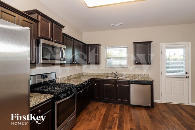 Foto del edificio - 1218 Dianne Dr