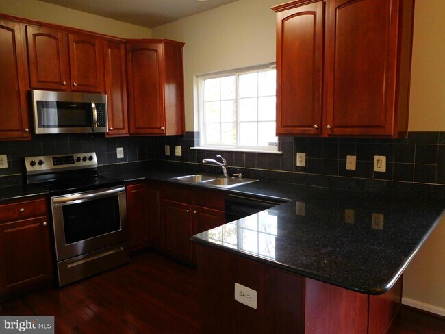 Foto del edificio - 15406 Bennetts Run Ct