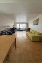 Building Photo - 404 E 66th St