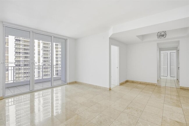 Foto del edificio - 801 Brickell Key Blvd