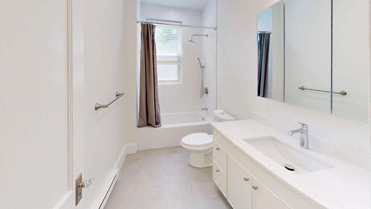 Primary Photo - Charming 3 Bedroom