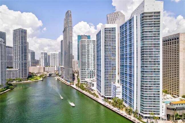 Building Photo - 325 S Biscayne Blvd