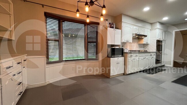 Foto del edificio - 1724 Westlake Dr
