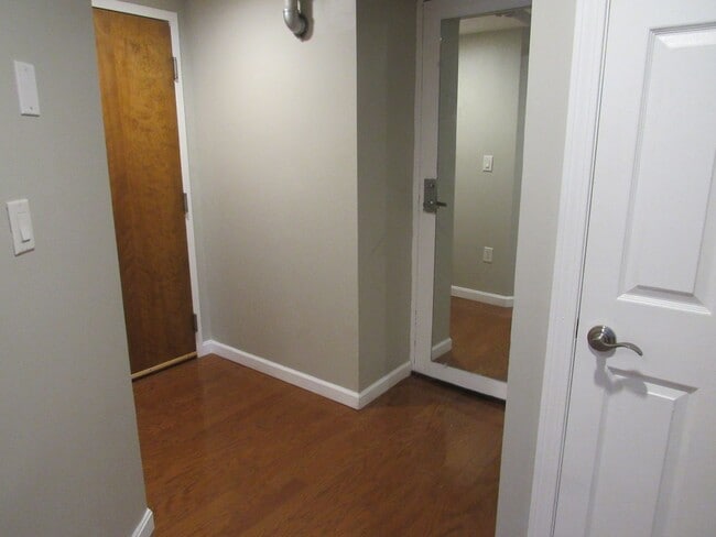 Building Photo - Lowell MA 1 Bedroom Loft Condo For Rent!