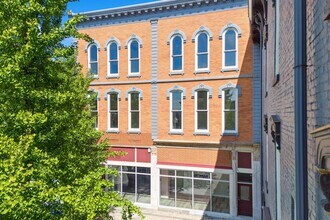 Building Photo - 121 Public Sq