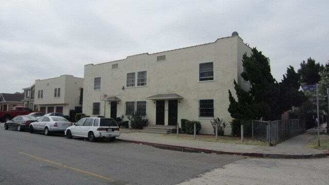 Building Photo - 300 E 55th St