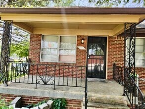 Building Photo - 1612 N Riley Ave
