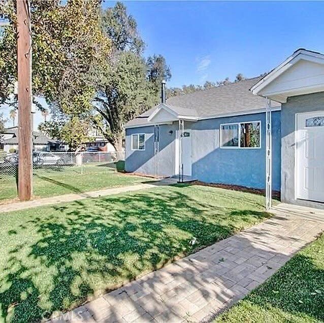 Foto principal - 3735 Madison St
