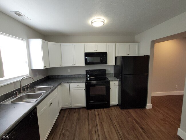 Foto del edificio - 144 E Center Dr