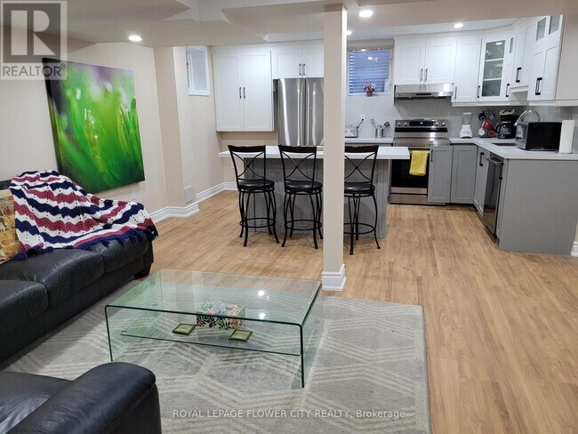 Photo du bâtiment - 2551 Old Carriage Rd