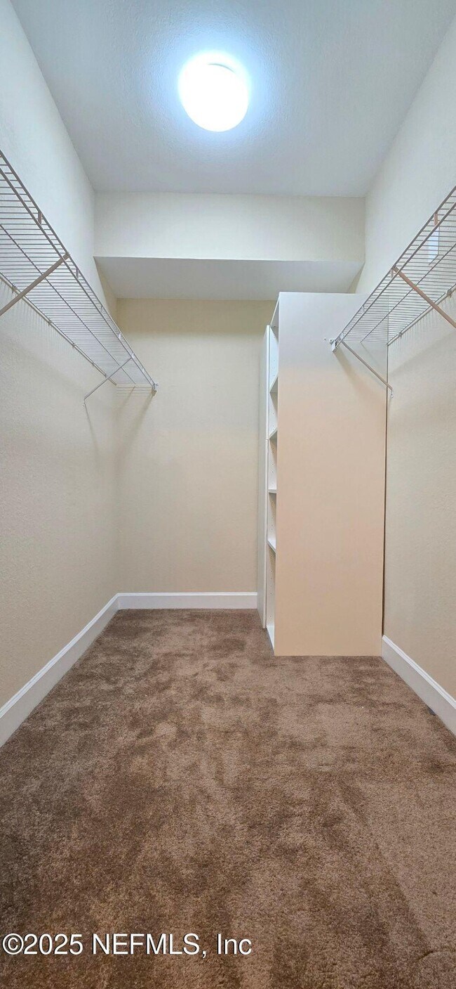 Foto del edificio - 9745 Touchton Rd