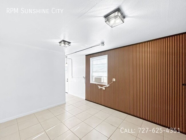 Building Photo - 3684 14th Ave SE