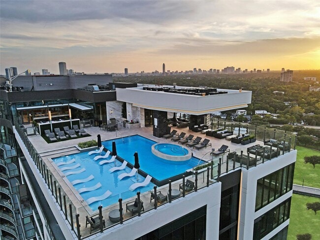 Foto del edificio - 811 Buffalo Pk Dr